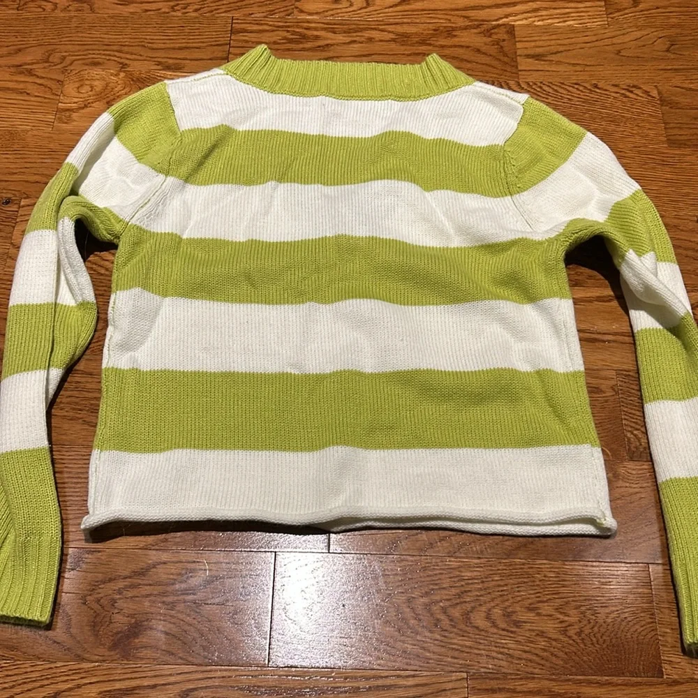 Sweater - Picture 9 of 11